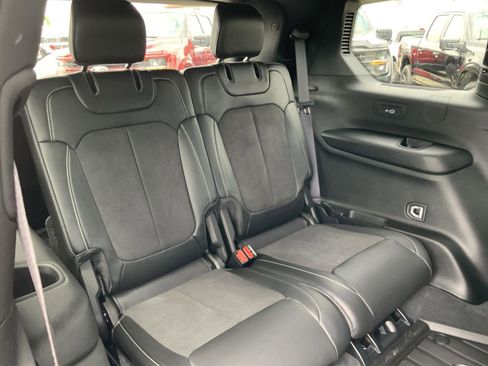 Used 2024 Jeep Grand Cherokee L Altitude AWD/4WD image 57
