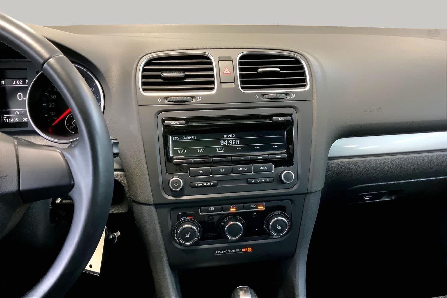 Used 2013 Volkswagen Golf 4-Door FWD image 6