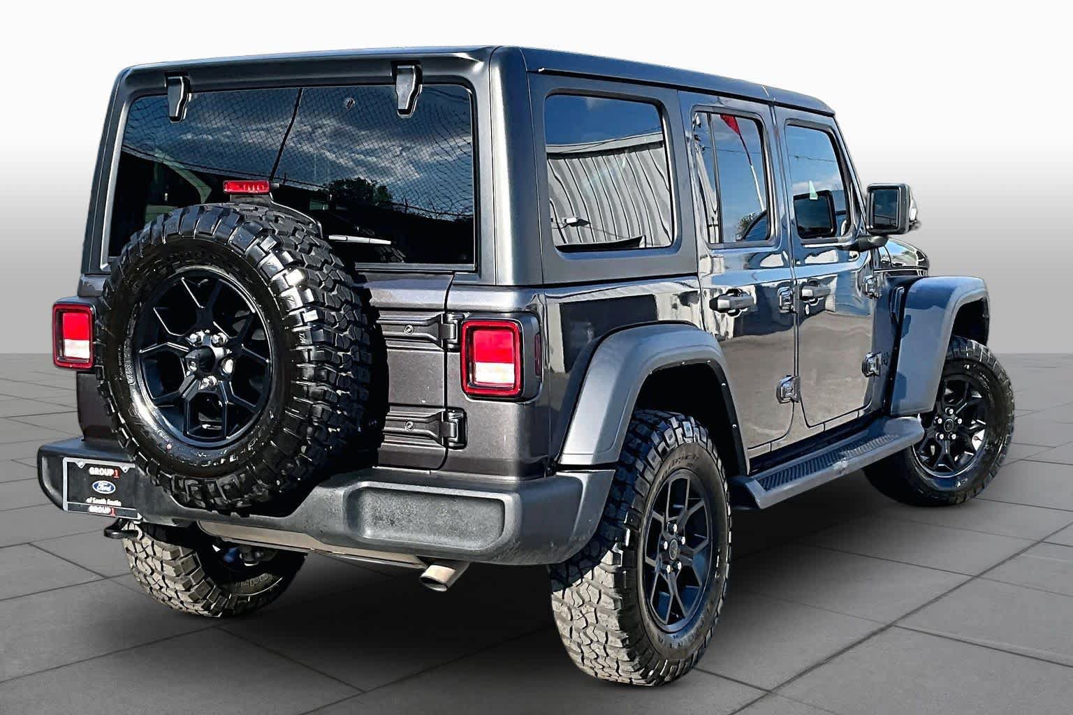 Used 2025 Jeep Wrangler Unlimited Sport AWD/4WD image 13
