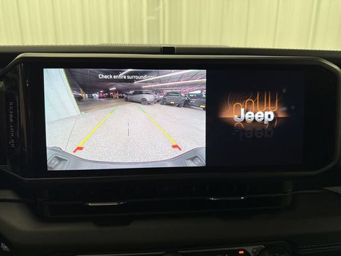 Used 2025 Jeep Gladiator Mojave AWD/4WD image 26