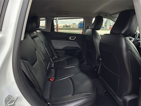 Used 2022 Jeep Compass Latitude image 29