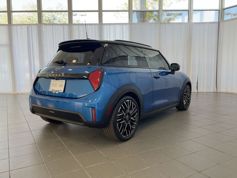 Certified 2025 MINI Cooper S image 9