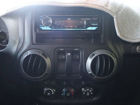 Used 2013 Jeep Wrangler Sport AWD/4WD image 29