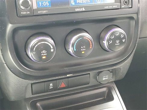 Used 2014 Jeep Patriot Sport image 21