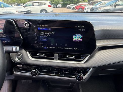 Used 2025 Chevrolet Equinox LT AWD/4WD image 17