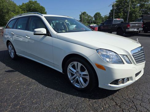 Used 2011 Mercedes-Benz E 350 4MATIC Wagon image 18