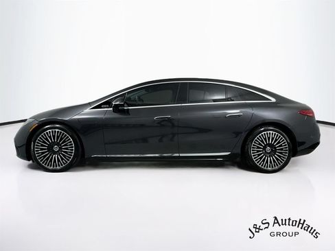 Used 2023 Mercedes-Benz EQS 580 4MATIC Sedan image 4
