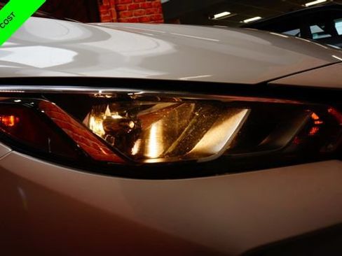 Certified 2023 Nissan Sentra SV w/ SV Premium Package FWD image 61