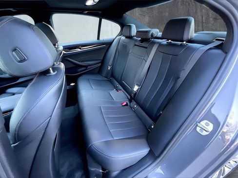 Used 2021 BMW 530i xDrive w/ Convenience Package image 22