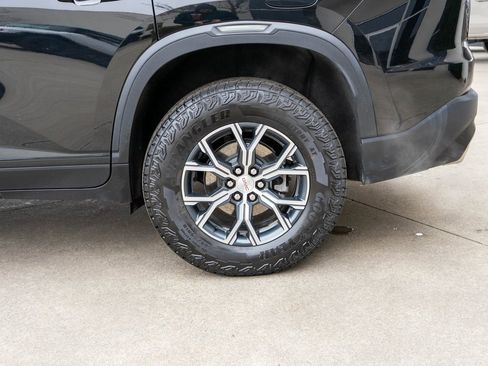 New 2025 GMC Acadia AT4 image 32