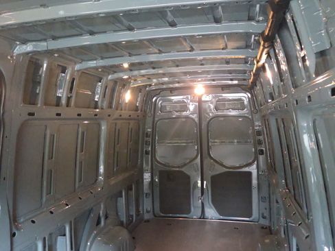 Used 2024 Mercedes-Benz Sprinter 2500 image 26