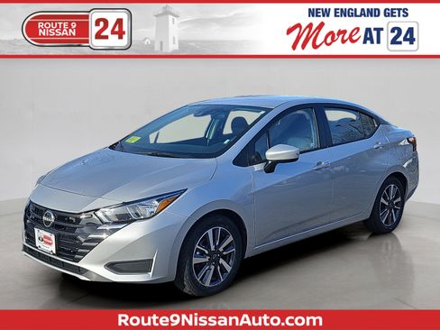 Used 2023 Nissan Versa SV image 1