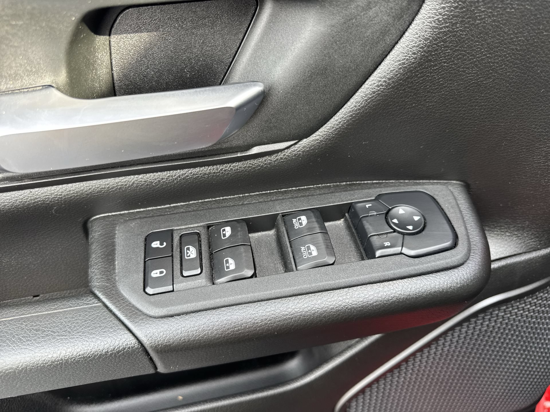 Used 2025 RAM 1500 Warlock AWD/4WD image 12
