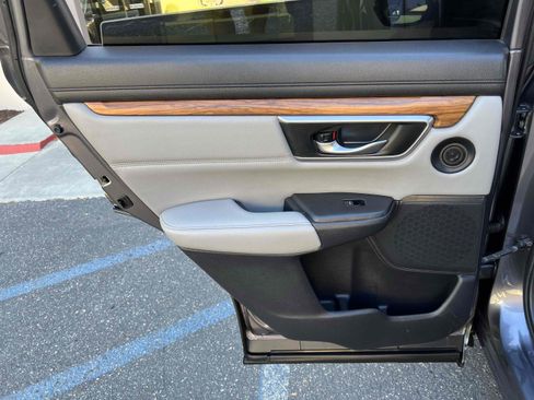 Used 2018 Honda CR-V Touring image 58