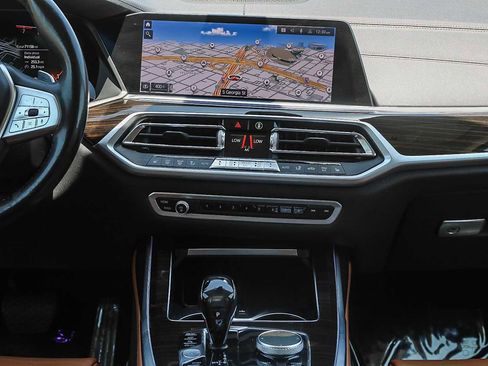 Used 2019 BMW X7 xDrive40i w/ Parking Assistance Package image 13