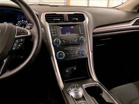 Certified 2018 Ford Fusion SE FWD image 6