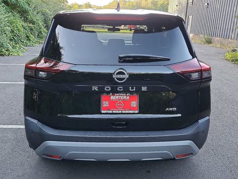 Used 2022 Nissan Rogue S image 5