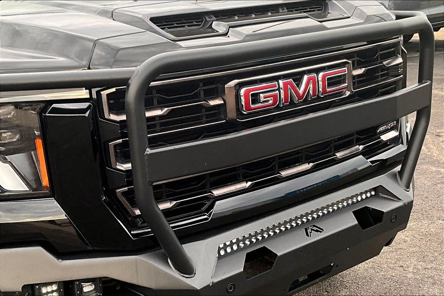 Used 2024 GMC Sierra 2500 AT4X AWD/4WD image 31