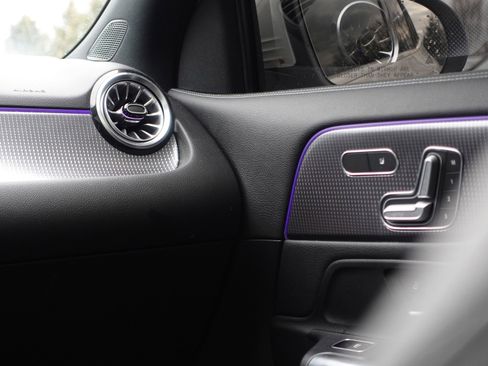 Used 2022 Mercedes-Benz GLA 250 GLA 250 4MATIC SUV image 18