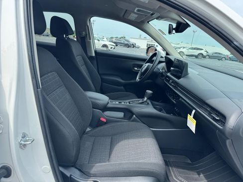 Certified 2026 Honda HR-V LX image 17