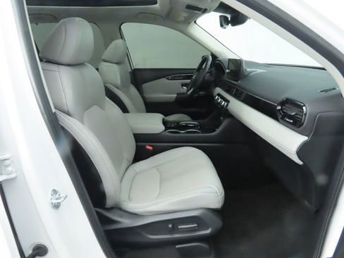 Used 2023 Honda Pilot Touring image 21