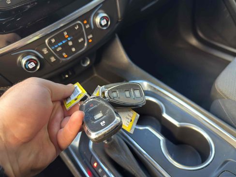 Used 2018 Chevrolet Traverse LT w/ LPO, Black Accent Package image 45