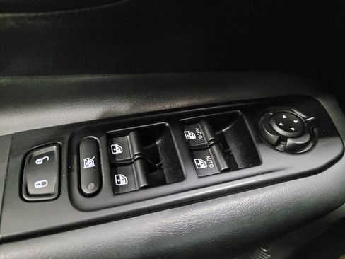 Used 2020 Jeep Renegade Limited w/ UConnect 8.4 Nav Group FWD image 27
