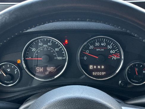 Used 2016 Jeep Wrangler Unlimited Rubicon image 23