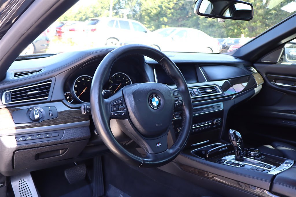 Used 2015 BMW 750Li RWD image 16