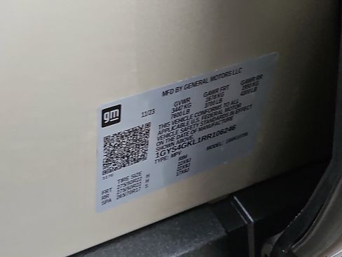 Certified 2024 Cadillac Escalade Sport Platinum w/ LPO, ONYX Package image 30