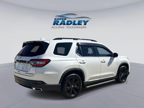 Used 2025 Honda Pilot Black Edition image 6