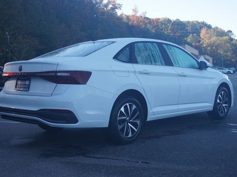 Used 2025 Volkswagen Jetta S image 9