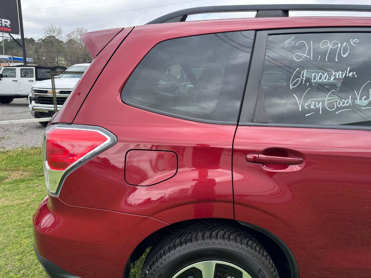 Used 2018 Subaru Forester 2.5i Premium w/ All-Weather Package AWD/4WD image 9