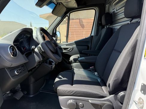 New 2025 Mercedes-Benz Sprinter 2500 image 10