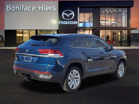 Used 2022 Volkswagen Atlas Cross Sport SE image 4