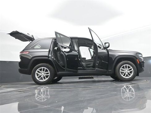 New 2024 Jeep Grand Cherokee Laredo X image 70