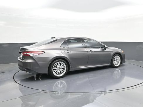 Used 2019 Toyota Camry XLE FWD image 15
