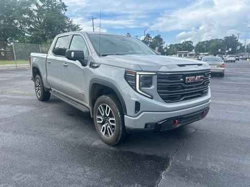 Used 2024 GMC Sierra 1500 AT4 w/ Technology Package AWD/4WD image 6