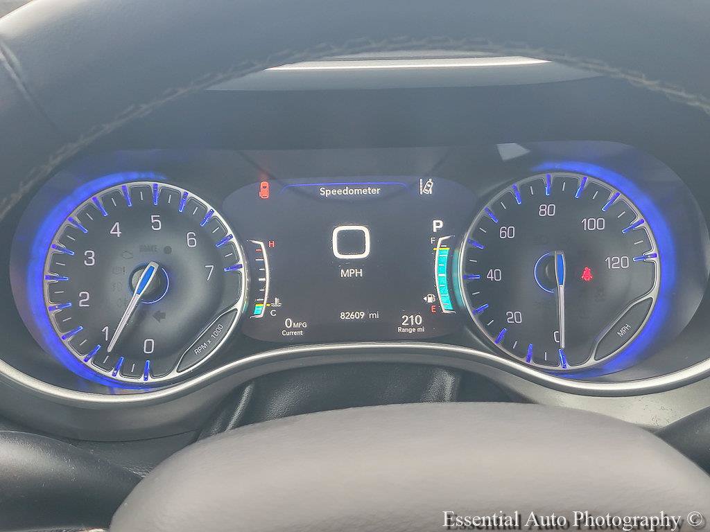 Used 2024 Chrysler Pacifica Touring-L FWD image 20