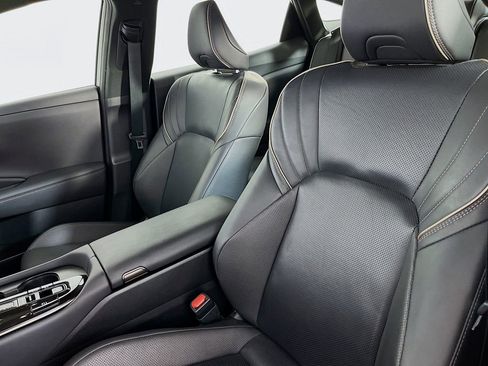 Used 2025 Toyota Crown XLE image 27