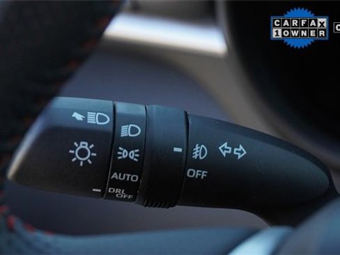 Used 2025 Toyota Sienna XSE w/ XSE Premium Package image 33