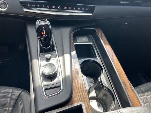 Used 2024 Cadillac Escalade Premium Luxury Platinum image 36