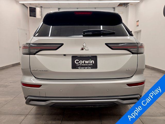Used 2025 Mitsubishi Outlander AWD image 4