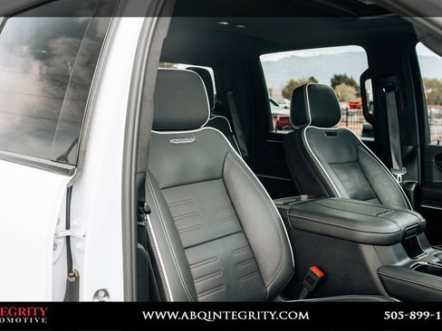 Used 2025 GMC Sierra 2500 AT4X image 57