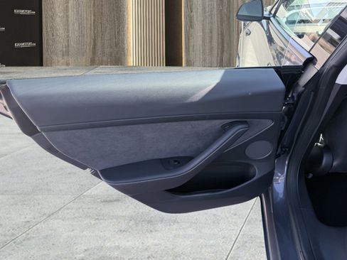 Used 2023 Tesla Model 3 Standard Range image 31