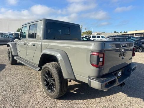 Used 2022 Jeep Gladiator Overland AWD/4WD image 7