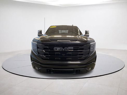 Used 2022 GMC Sierra 1500 Elevation image 2