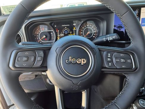 New 2026 Jeep Gladiator Mojave image 28