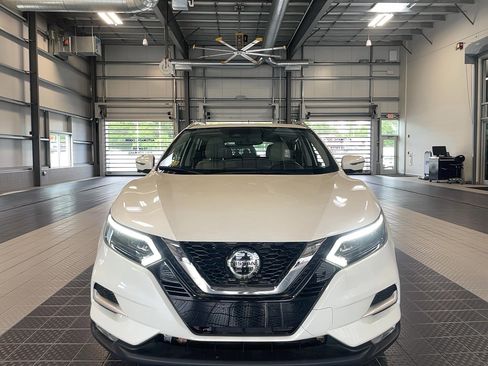 Used 2022 Nissan Rogue Sport SL w/ Premium Package AWD/4WD image 2