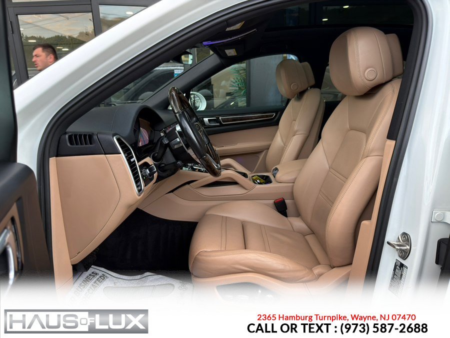 Used 2020 Porsche Cayenne AWD/4WD image 11